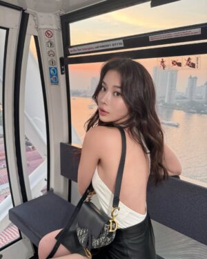 Supassra Thanachat Instagram - 🎪让胡思乱想滚蛋吧♪✰💘💭

@Dior
 #DiorAW25 ✨