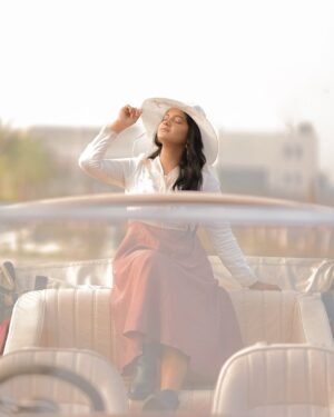Swetha Vijay Instagram - English “புறா”🕊️

MUA : @kaviyaartistry_off 
Costume : @miya_designers 
Photography: @ruban_photography_7