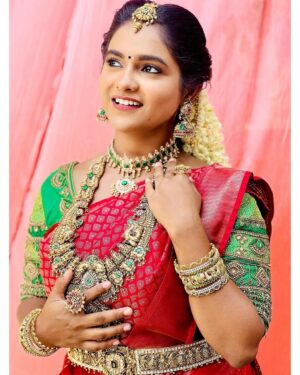 Swetha Vijay Instagram - எனக்கு கல்யாணம்❤️

Mua @jaanumakeoverartistry 
Costume @mokshe_rental_destination 
Jewellery @chennai_jazz 

#chinnamarumagal #vijaytv #vijaytvserial