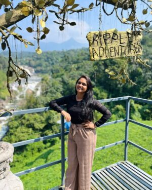 Swetha Vijay Instagram - Munnar trip ends with MY BIRTHDAY CELEBRATION 🎉🥂🎁
#munnartrip #birthaygirl