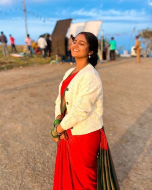 Swetha Vijay Instagram - That smile when you see your hard work pay off on screen-every struggle was worth it😍Feeling blessed🎬❤️One of the most challenging scene of #chinnamarumagal #vijaytvserial #vijaytv
