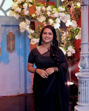 Swetha Vijay Instagram - HAPPY DIWALI 🪔May the Festival of Lights brighten your path to a prosperous Future ✨

Mua: @muthugokila_artistry 
Costume: @mokshe_rental_destination 
 
#chinnamarumagal #vijaytv #diwalicelebration #diwali2024