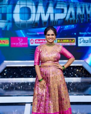 Swetha Vijay Instagram - தென்கிழக்கு தேன் சிட்டு 🌸

Mua: @jiyamakeupartistry 
Costume: @_same_pinch 
Hairstylist: @mani_stylist_ 
Jewel: @mokshe_bridal_jewellery