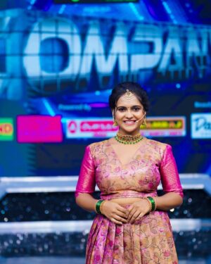 Swetha Vijay Instagram - தென்கிழக்கு தேன் சிட்டு 🌸

Mua: @jiyamakeupartistry 
Costume: @_same_pinch 
Hairstylist: @mani_stylist_ 
Jewel: @mokshe_bridal_jewellery