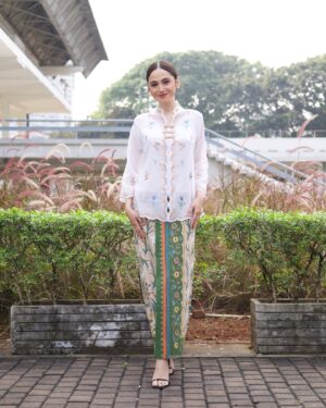 Syifa Hadju Instagram - Selamat Hari Kebaya Nasional🌸