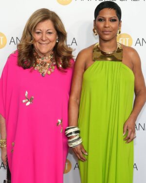 Tamron Hall Instagram - A NYC night like no other. Celebrating the legacy of Dr. Joyce F.Brown at @fitnyc  It was wonderful to celebrate Dr. Brown along side another groundbreaking woman @fernmallis!  Dress @michaelkors  Hair @johnnywright220  Face @mxma.music