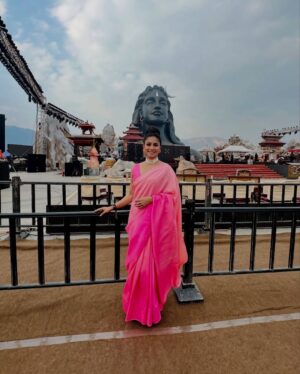 Tanishaa Mukerji Instagram - With Adiyogi for Mahashivratri ! 
Aum Namah Shivay! 🙏🏻

Some snapshots of the night… 

@isha.foundation #Gratitude for this amazing experience @sadhguru 😇😇 #Blessed 
.
.
#mahashivratri #adiyogi #ishafoundation #shivratri #mahadev #blessed #tanishaamukerji