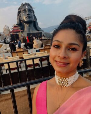 Tanishaa Mukerji Instagram - With Adiyogi for Mahashivratri ! 
Aum Namah Shivay! 🙏🏻

Some snapshots of the night… 

@isha.foundation #Gratitude for this amazing experience @sadhguru 😇😇 #Blessed 
.
.
#mahashivratri #adiyogi #ishafoundation #shivratri #mahadev #blessed #tanishaamukerji