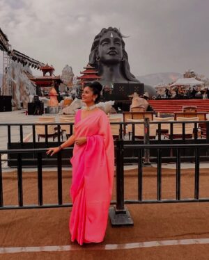 Tanishaa Mukerji Instagram - With Adiyogi for Mahashivratri ! 
Aum Namah Shivay! 🙏🏻

Some snapshots of the night… 

@isha.foundation #Gratitude for this amazing experience @sadhguru 😇😇 #Blessed 
.
.
#mahashivratri #adiyogi #ishafoundation #shivratri #mahadev #blessed #tanishaamukerji