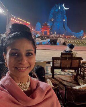 Tanishaa Mukerji Instagram - With Adiyogi for Mahashivratri ! 
Aum Namah Shivay! 🙏🏻

Some snapshots of the night… 

@isha.foundation #Gratitude for this amazing experience @sadhguru 😇😇 #Blessed 
.
.
#mahashivratri #adiyogi #ishafoundation #shivratri #mahadev #blessed #tanishaamukerji