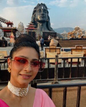 Tanishaa Mukerji Instagram - With Adiyogi for Mahashivratri ! 
Aum Namah Shivay! 🙏🏻

Some snapshots of the night… 

@isha.foundation #Gratitude for this amazing experience @sadhguru 😇😇 #Blessed 
.
.
#mahashivratri #adiyogi #ishafoundation #shivratri #mahadev #blessed #tanishaamukerji