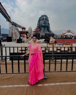 Tanishaa Mukerji Instagram - With Adiyogi for Mahashivratri ! 
Aum Namah Shivay! 🙏🏻

Some snapshots of the night… 

@isha.foundation #Gratitude for this amazing experience @sadhguru 😇😇 #Blessed 
.
.
#mahashivratri #adiyogi #ishafoundation #shivratri #mahadev #blessed #tanishaamukerji