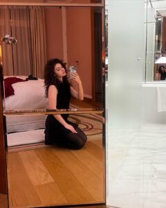 Actress Tara Abboud HD Photos and Wallpapers March 2025