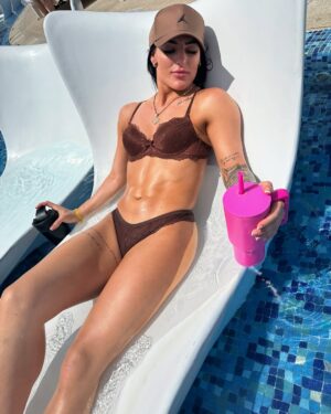 Tessa Blanchard Instagram - Your opinions didn’t make it through customs. 💎