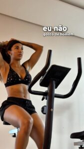 Actress Thauny Raquel HD Photos and Wallpapers April 2025