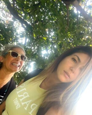 Tilsa Lozano Instagram - ✈️ hay lugares donde uno se queda y lugares que se quedan en uno 🇨🇦
Dumpcito de #canada #dump #trip #travel #momanddaughter