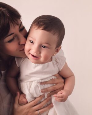 Tilsa Lozano Instagram - Te soñé durante muchos años, te cree en mi mente y gracias al amor de Dios te cree también en mi vientre 🩷🙏 eres una niña dulce, buena inteligente, amorosa, solidaria y podría seguir mencionando todas tus virtudes niña mía ⭐️ acá estoy para ti mi vida hasta mi último respiro siempre mamá estará orgullosa de ti muñeca mía 💖 nunca te olvides que mi amor es incondicional! Gracias por elegirme como tu mamá hace 9 años atrás 🎂 💋