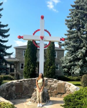 Tilsa Lozano Instagram - ✈️ hay lugares donde uno se queda y lugares que se quedan en uno 🇨🇦
Dumpcito de #canada #dump #trip #travel #momanddaughter