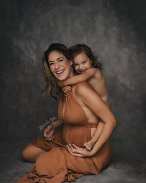 Tilsa Lozano Instagram - Te soñé durante muchos años, te cree en mi mente y gracias al amor de Dios te cree también en mi vientre 🩷🙏 eres una niña dulce, buena inteligente, amorosa, solidaria y podría seguir mencionando todas tus virtudes niña mía ⭐️ acá estoy para ti mi vida hasta mi último respiro siempre mamá estará orgullosa de ti muñeca mía 💖 nunca te olvides que mi amor es incondicional! Gracias por elegirme como tu mamá hace 9 años atrás 🎂 💋