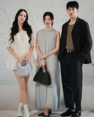 Tipnaree Weerawatnodom Instagram - An unforgettable experience and feeling honored to be a part of the COS SS25 Fashion Show in Athens.

@cosstores
#COSThailand 
#COSSS25