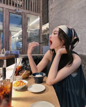 Tipnaree Weerawatnodom Instagram - Love this mood 🥚🍚🥢 @cosstores 

#COSThailand