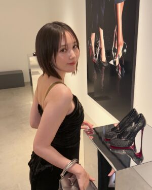 Tsubasa Honda Instagram - 👠☁️
「クリスチャン ルブタン」と「メゾン マルジェラ」の
初コラボレーションによるコレクションローンチイベントに行ってきました！

2つのブランドの遺伝子を融合させた唯一無二のシューズが
まるで芸術品のようで…美しかったです💍⊹ ࣪ ˖
@christianlouboutin 
@maisonmargiela 
#ChristianLouboutin
#MaisonMargiela
#pr