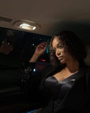 Tyra Banks Instagram - A TyTy Sneak Peek 📸 from my night at Le Grand Dîner du Louvre in Paris.

The Look that Shook:
🖤 Coat Dress: @monotofficial
💇🏽‍♀️ Hair: @stella.yato
💄 Makeup: @slaywithnessah

More to come… 😉✨
