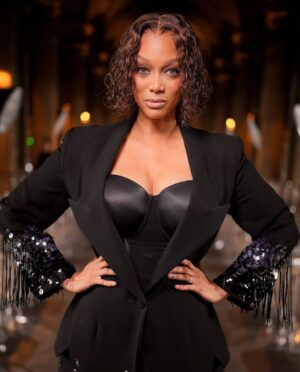 Tyra Banks Instagram - Last night, I officially stepped back into the Paris fashion world at Le Grand Dîner du Louvre—and for the first time ever, I was inside the Louvre.

Back in the ‘90s, when I was strutting Paris Fashion Week twice a year, the runway shows were outside the museum. So stepping inside—surrounded by centuries of art and history, with designer pieces woven into the exhibits—was absolutely spellbinding. I was in awe. I was shook. I was like… is this even real?

I felt beautiful in wet, sculpted hair—the vision of @elimizrahi, designer of @monotofficial who designed my dress, or should I say stunning coat? Eli, you shared your inspo, I was your muse, and together, we made it happen!! (And I’ll be sharing more from last night - the glams, the car ride, the BTS, oui oui!)

I felt grateful to be in the city that believed in me from the start. Merci, Paris, for helping me put the word “super” in front of “model.” ✨

This is just the beginning. A new beginning. And I am so excited to take all of YOU on this journey with me. Because you’re never too old to DREAM and never too young to SMiZE. So keep dreaming. No matter your age. 

Paris, je t’aime! 

💛TyTy

#TyraTakesParis #IMGModels #LeGrandDînerDuLouvre #MerciParis @smizeanddream