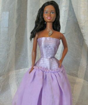 Tyra Banks Instagram - The year was 2000. 

Hi @verawanggang 

People had some OPINIONS about this dress back then. It kinda feels like @arianagrande would wear it in pink today. What do YOU think? 

Tell me below 👇🏽 

#oscars #academyawards #redcarpet