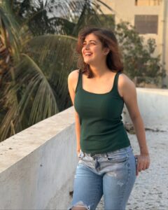 Actress Urvi Singh HD Photos and Wallpapers March 2025