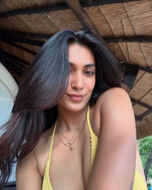 Vaishnavi Andhale Instagram - Island dump ☀️🏝️ 🌊👙🍺