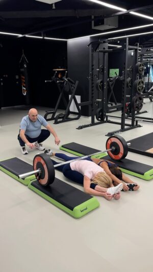 Valeriya Instagram - Миниатюра: Иосиф со штангой, девочки под штангой😁