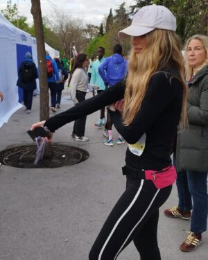 Vanesa Romero Instagram - Domingo de carrera 🏃‍♀️ por Madrid  con @monicasainz_fisio ☺️…¡Qué maravilla, que gozada! ¿Cuando la siguiente 😄?
Gracias @carmenbone @b.onecomunicacion