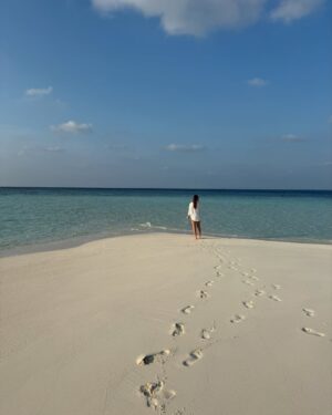 Vanessa Mai Instagram - Sorry sorry 🐒… #WMaldives

#WHotels #TheOriginalWavemaker | Anzeige
