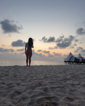 Vanessa Mai Instagram - Sorry sorry 🐒… #WMaldives

#WHotels #TheOriginalWavemaker | Anzeige