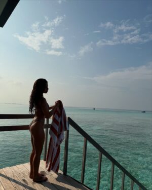 Vanessa Mai Instagram - 🌊🐚 #SOMaldives | Anzeige