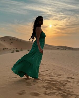 Varsha Bollamma Instagram - Dune machale dune machale dune 🤓😌💕✨
.
.

@desertrosetourism ✨ @visitabudhabi