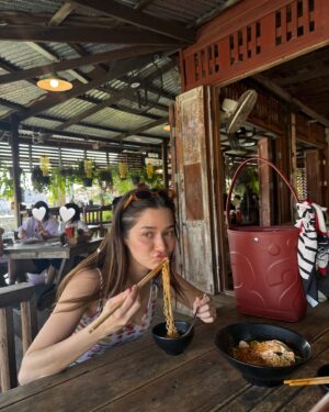 Violette Wautier Instagram - ลาดกระบังแลนด์