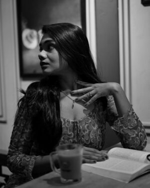Vishnupriya Instagram - Unarvugal indri uyir kondu Enna payan? 🍂

PC: @stories_with_shekar