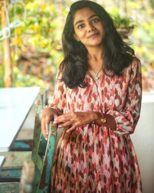 Vishnupriya Instagram - 🌸 Sending you all love ❤️ 

PC @eslinjoy