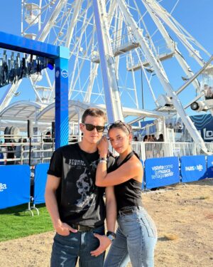Vivianne Dietz Instagram - Rueda de la Fortuna x @tiendas_paris 🎡💘 amamos!!!
#parisxlollacl