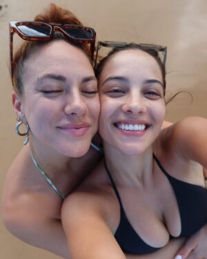 Vivianne Dietz Instagram - Estoy sintiendo el veranooooo🌞🌞🌞💘