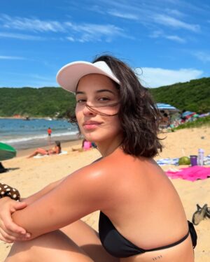 Vivianne Dietz Instagram - Estoy sintiendo el veranooooo🌞🌞🌞💘