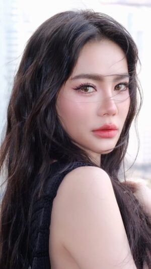 Wanida Termthanaporn Instagram - 🫦 @gybzygirlyberry 👚 @vvonsugunnasil @vvonsugunnasil_official

#makeup #แต่งหน้า