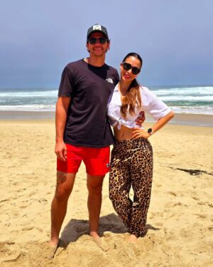 Yamna Lobos Instagram - Día de playita con los amigos!!!☀️❤️
@m7gn4
@patricioescudero90