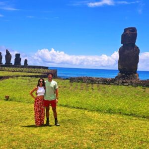 Yamna Lobos Instagram - Un paseito en 👨‍👩‍👧 por el volcan Rano Kau, Tahai y un poquito de la noche inaugural de la Tapati.. saludos!!! 🗿🌴❤️
.
.
 
#vacaciones #rapanui