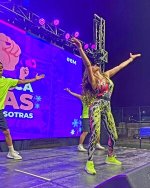 Yamna Lobos Instagram - Gracias totales!!!❤️🔥💪💃🙏
Lindo día mi gente💋

#zumba #baile #mujeractiva #vidasaludable #ejercicio #deporte