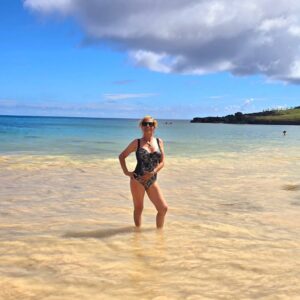 Yamna Lobos Instagram - ❤️🌴🗿👨‍👩‍👧.....
Saludos mi genteeee!!!!
.
.
.
#vacaciones 
#rapanui