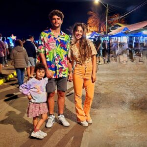 Yamna Lobos Instagram - 📸🗿🌴👨‍👩‍👧❤️🥥

Saludos mi gente!!! 
Cariños💋💋💋