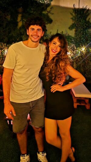 Yamna Lobos Instagram - Hay momentos que iluminan el alma y personas que hacen que la vida sea aún más hermosa. Gracias por ser parte de este viaje, por cada risa compartida, por cada abrazo y por la magia de estar juntos. 
❤️🙏.

Gracias @rramirezmun por ser un tremendo compañero y hacer todo lo que este a tu alcance para crear momentos maravillosos para nuestra familia😍

PD: jajajajajaja esto fue hace rato... así que fiel a mi estilo nomás. Más vale tarde que nunca.